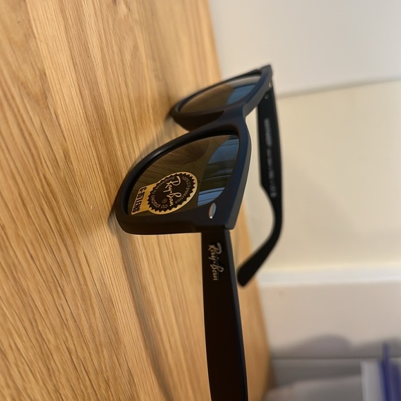 NWT RayBan Wayfarer sunglasses - Picture 3 of 5